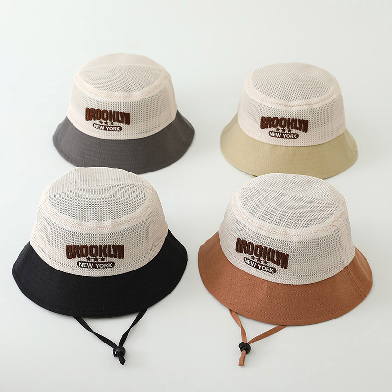 Summer Clothing Capsule - Buchstaben-Bestickter Baby-Sonnenhut Sommer Atmungsaktiver Netz-Fischerhut für