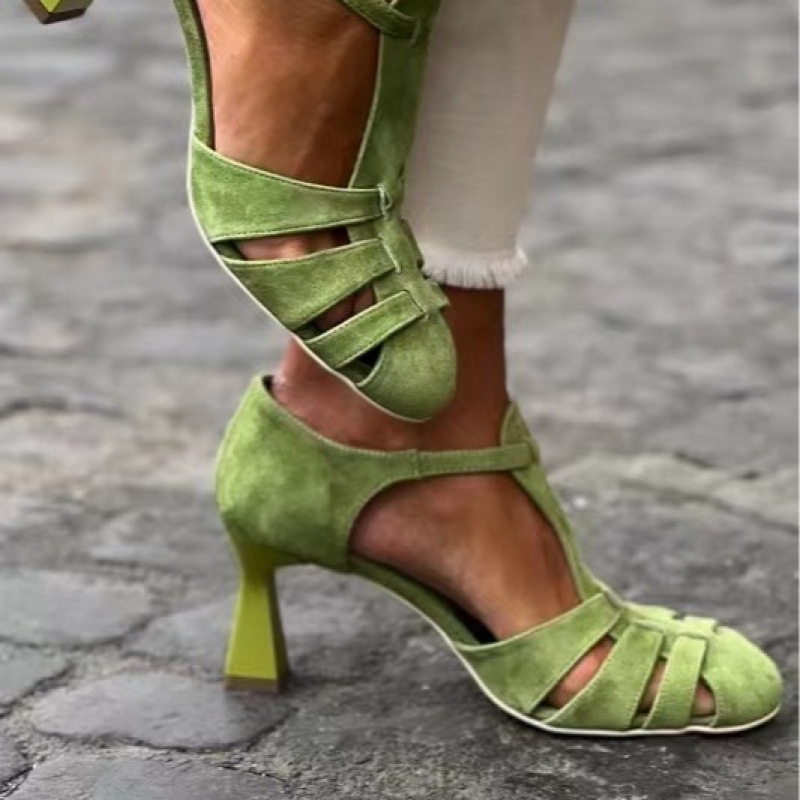 Summer Clothing Offers - Damen Grüne Wildleder Kitten-Heel T-Riemen Sandalen